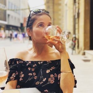 Meet your Posher, Delia